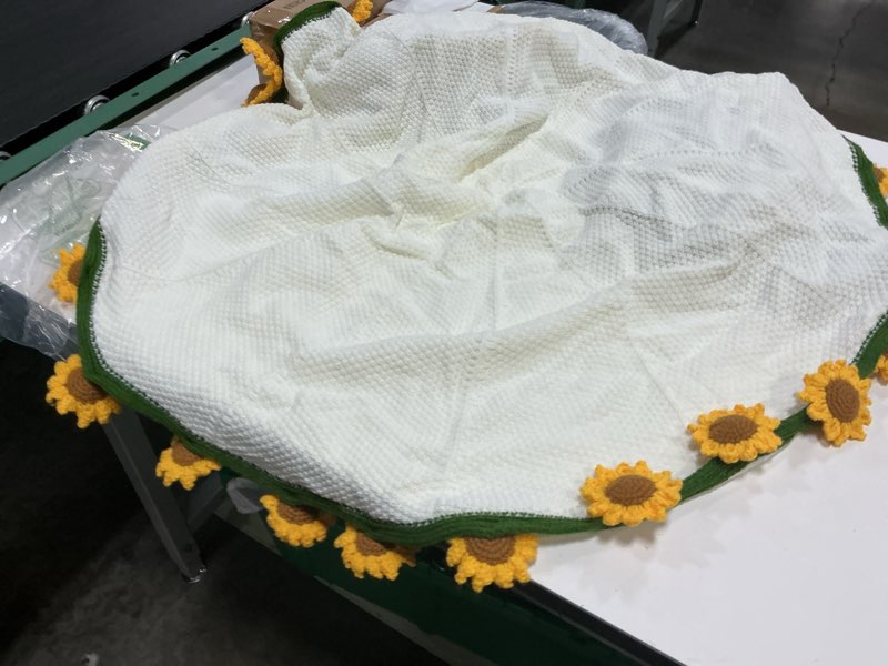 Condition photo showing Good Condition for sunflower knitted throw blanket, crochet flower bouquet, for couch, sofa, bed, lightweight soft cozy for bedroom living room decor, day wedding birthday gifts(43.3in