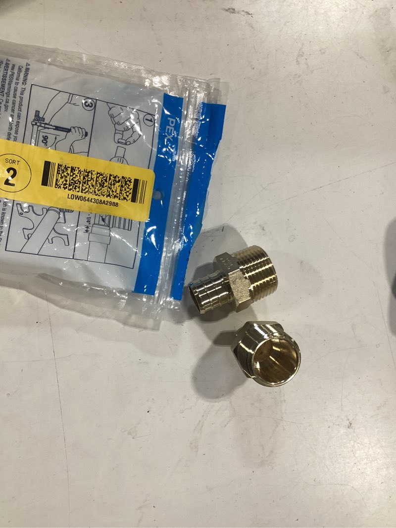 Condition photo showing Good Condition for sharkbite 3/4-in pex crimp x 3/4-in mnpt brass male adapter (5-pack)