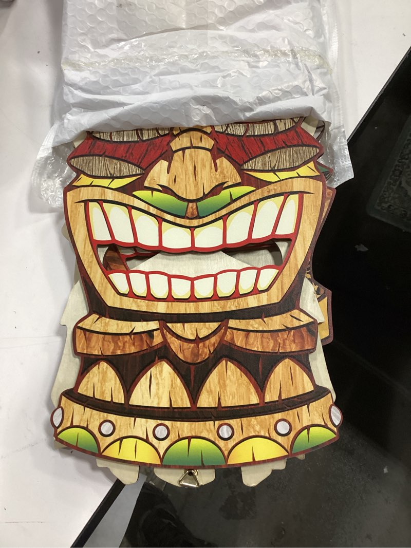 Condition photo showing Good Condition for CAKIROTS 4 Pcs Tiki Mask Wall Decor Polynesian Hawaiian Style Decor African Masks Wall Decor Tiki Masks Outdoor Wooden Sign 17 Inches