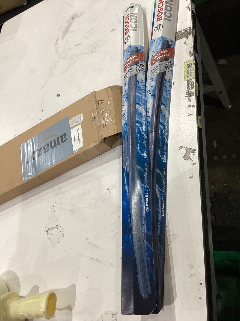 Condition photo showing Good Condition for BOSCH 26OE20OE ICON Beam Wiper Blades - Driver and Passenger Side - Set of 2 Blades (26OE & 20OE) Front (26OE & 20OE) ICON Combo Pack (Front)