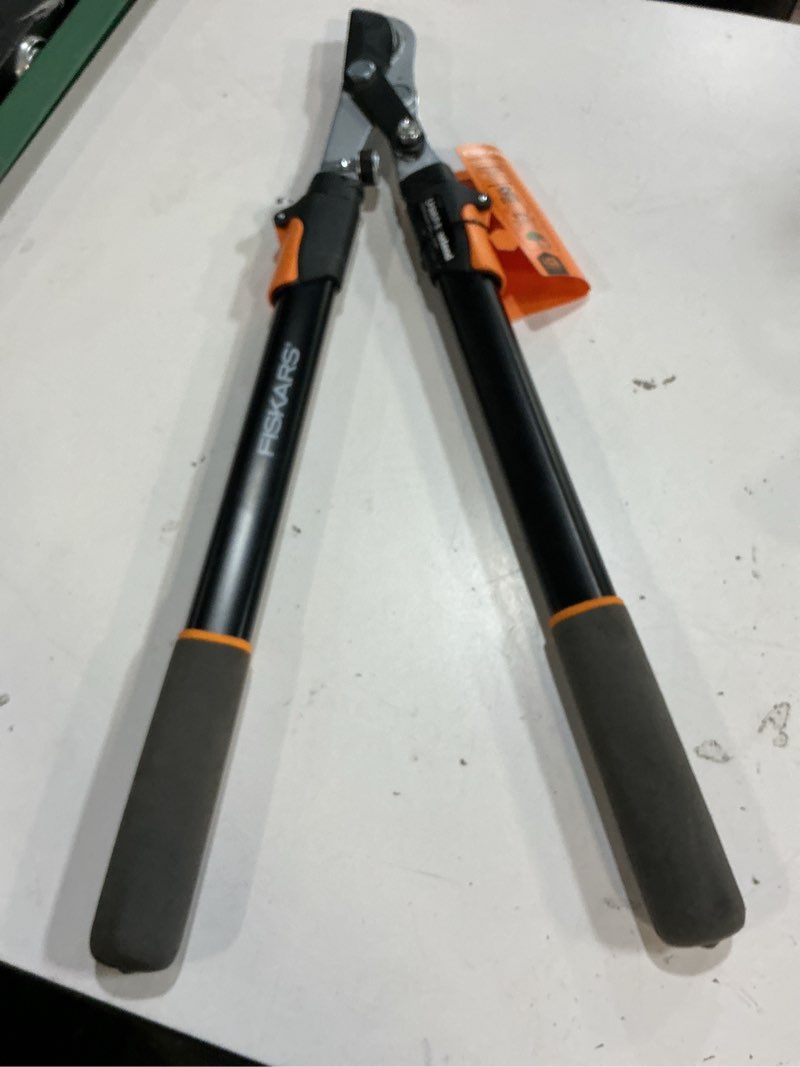 Condition photo showing Good Condition for 1-3/4 in. cut capacity steel blade, 25 in. - 37 in. power-lever bypass lopper with extendable handles