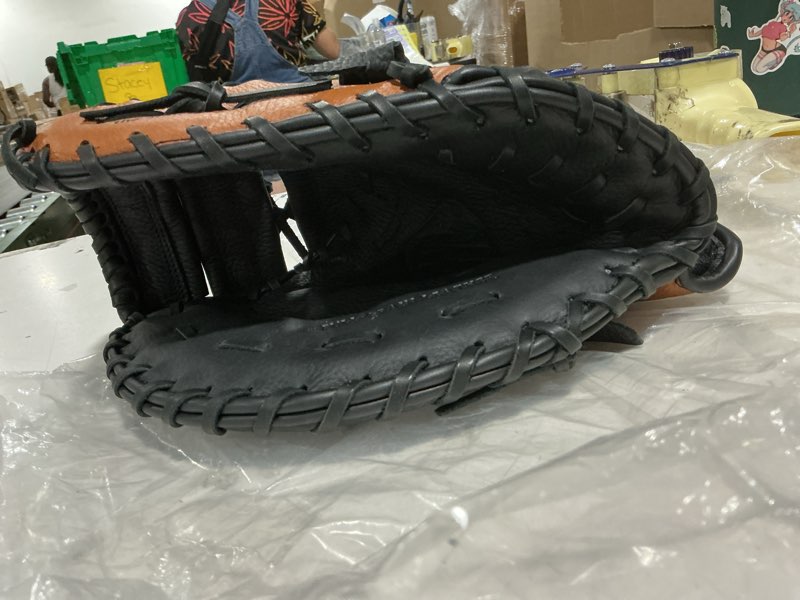 Condition photo showing Good Condition for macgregor 12.5" 1st base mitt