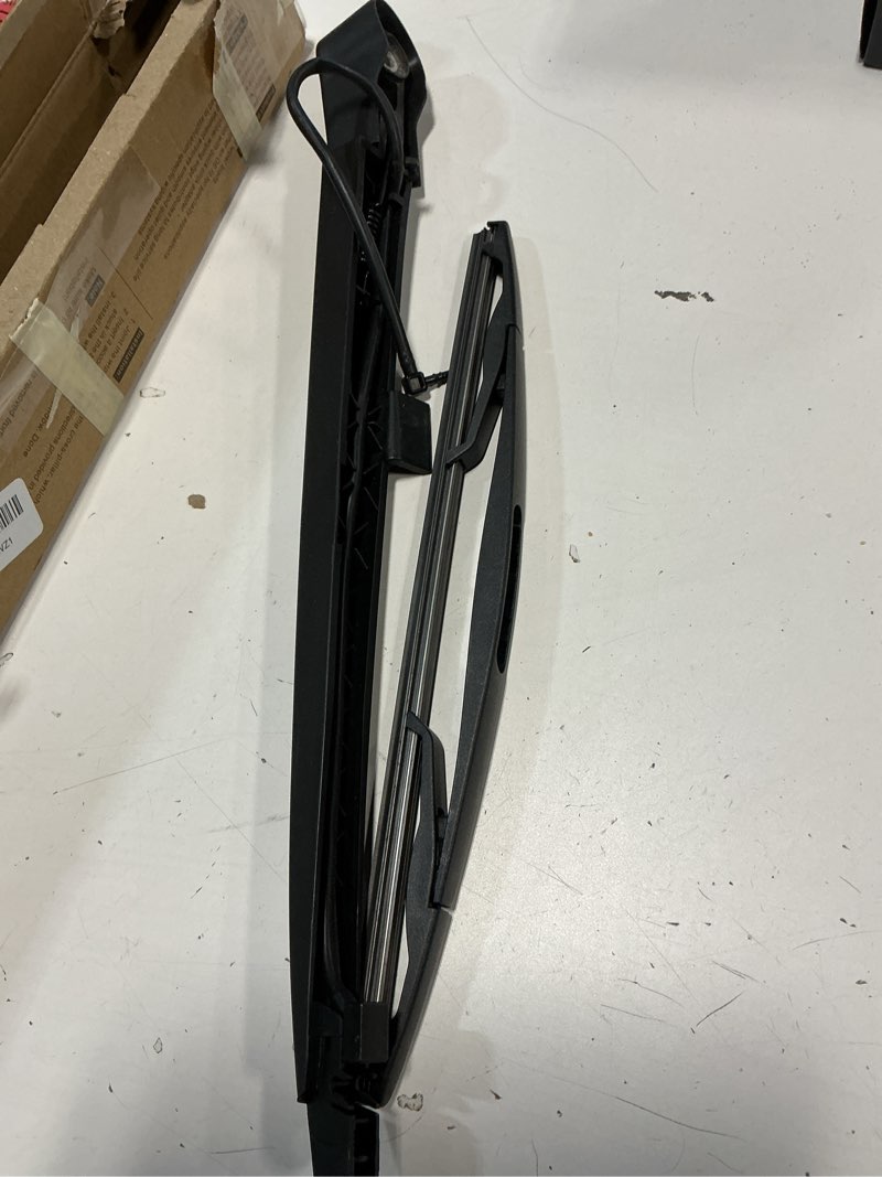 Condition photo showing Good Condition for Rear Window Wiper Arm Blade Set Replacement For Cadillac Escalade,GMC Yukon,Chevy Tahoe Suburban,2007-2013 - Back Windshield Wiper Accessories OEM 15277756 Blade:12"