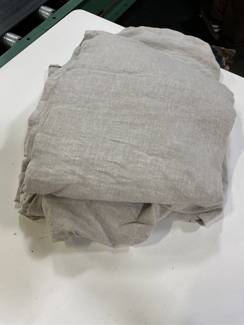 Condition photo showing Good Condition for european linen sheet set, full, natural chambray