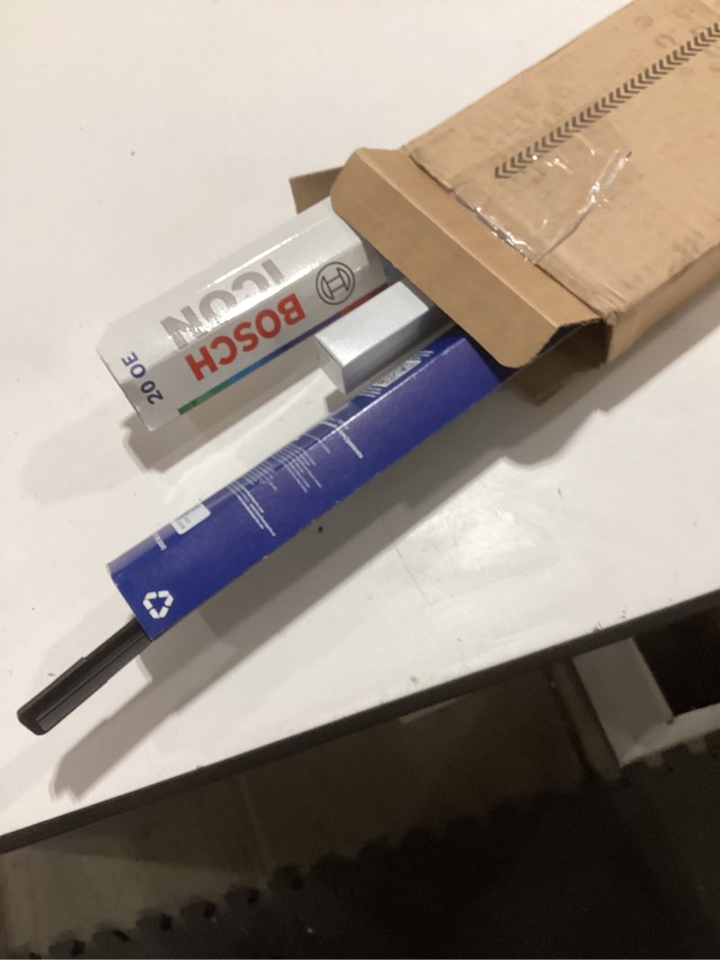 Condition photo showing Good Condition for bosch 24oe20oe icon beam wiper blades - driver and passenger side - set of 2 blades (24oe & 20oe) front (24oe & 20oe) icon combo pack (front)