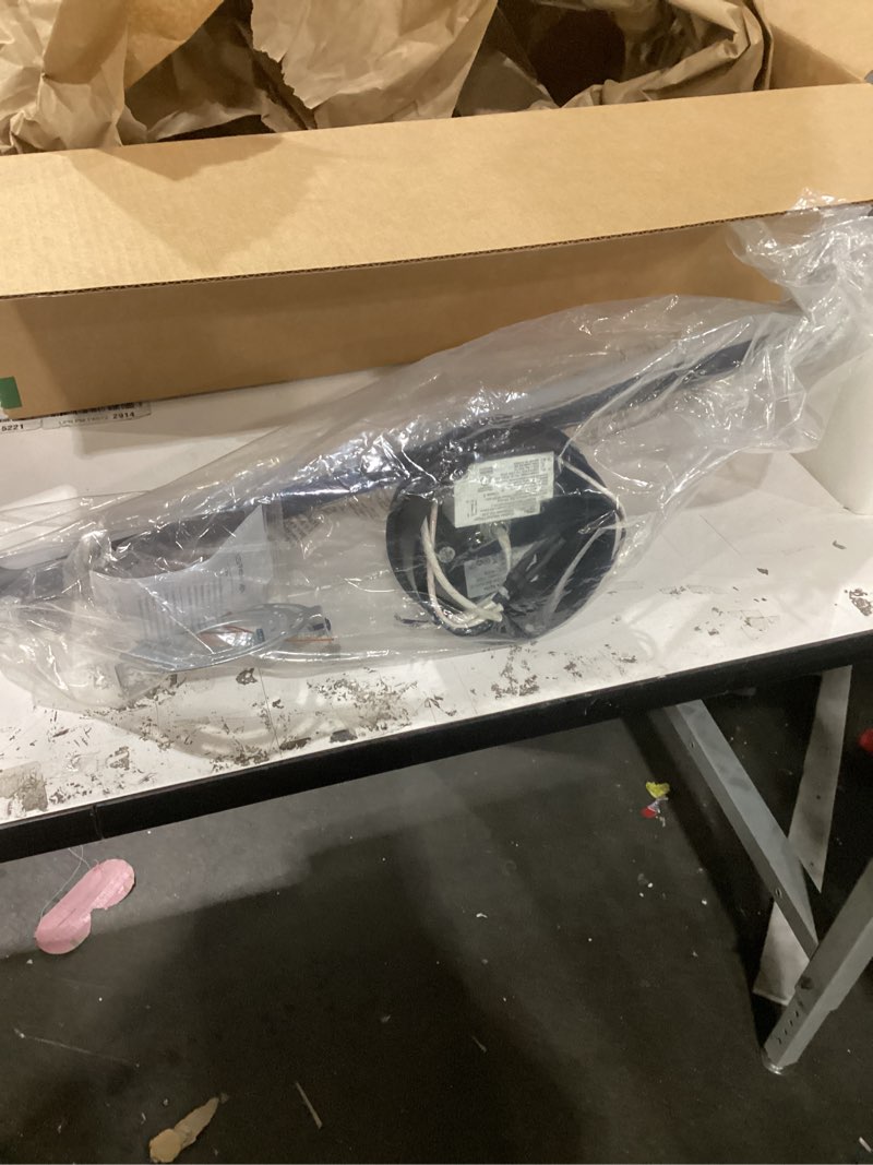 Condition photo showing New/Like New for Light bar