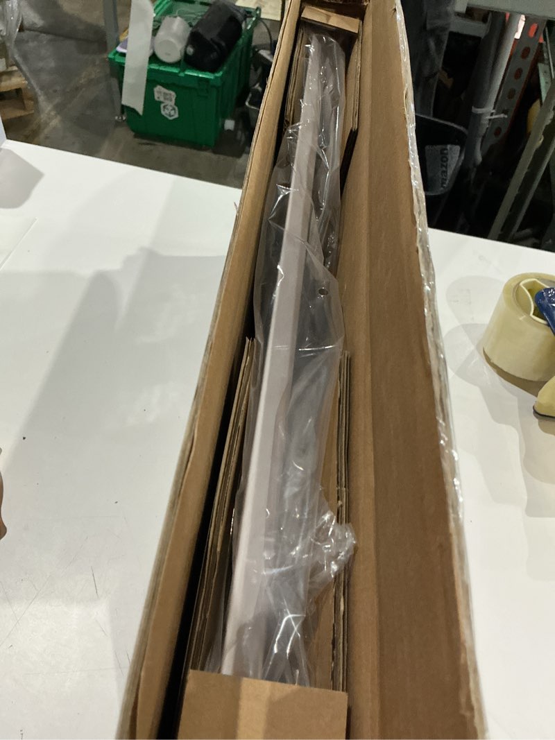 Condition photo showing Good Condition for 165w led linear high bay light fixture, 2ft 22280lm(135lm/w) 5000k daylight led workshops light,100-277v, 0-10v dimmable ul warehouse lighting for exhibition hall, supermarkets, 5 years warranty 165.0 watts