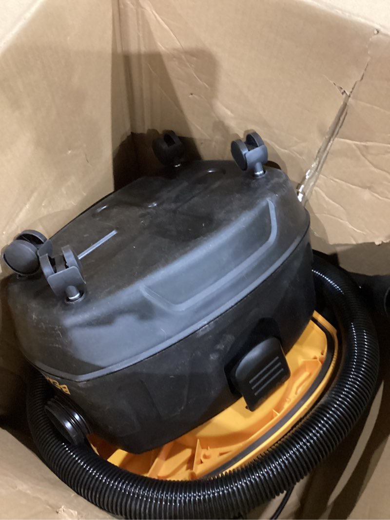 Condition photo showing Good Condition for vacmaster 16-gallon 6.5 peak hp† wet/dry vacuum – vjh1612pf 1101, red 16 gallon