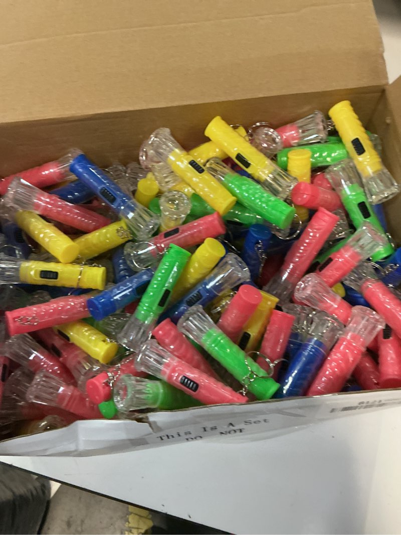 Condition photo showing Good Condition for geelin 200 pcs mini flashlight keychain bulk assorted colors flashlight small led torch keyring for hiking camping party favors travel night reading dog walking goody bag stuffers(colorful) pink, orange, white, yellow, green, dark blue