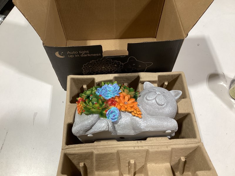 Condition photo showing Good Condition for Qeeman Garden Outdoor Decor Statues: Figurine Decorations Ornaments Patio Art Balcony - Birthday Gifts for mom Grandma Women Cat