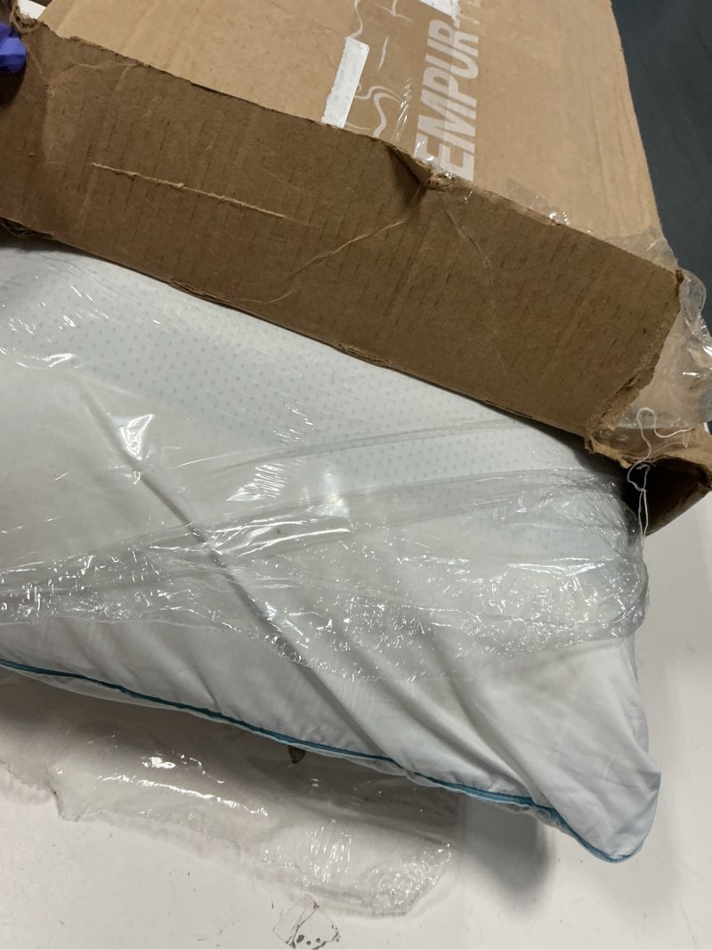 Condition photo showing Good Condition for Tempur-Pedic TEMPUR-Cloud Dual Cooling Pillow, Queen, White Queen 1