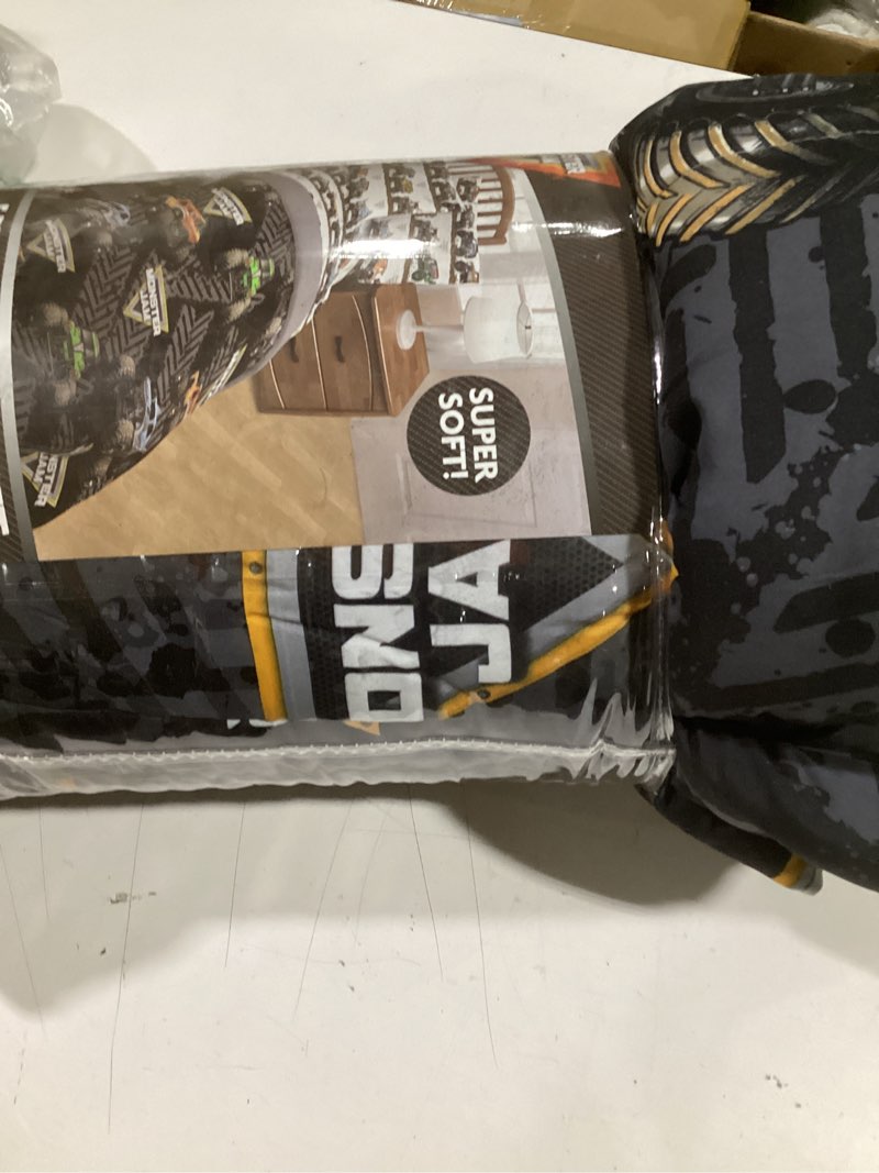 Condition photo showing Good Condition for (possibly just blanket) jay franco monster jam tracks 5 piece full bed set - includes comforter & sheet set - bedding features grave digger &,megalodon - super soft fade resistant microfiber (official monster jam product) black - monster jam full