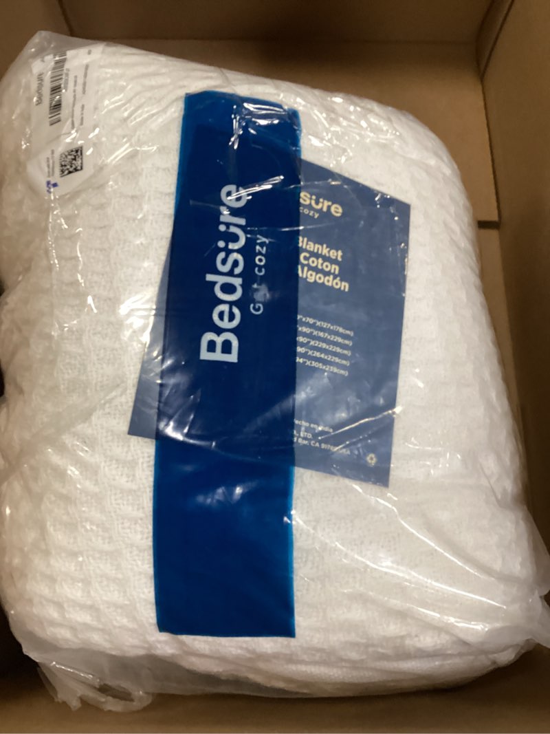 https://lotting-media.assets.bidfta.com/lotting_e45ec4dd-b048-4442-bc3f-4d1fdd01df67