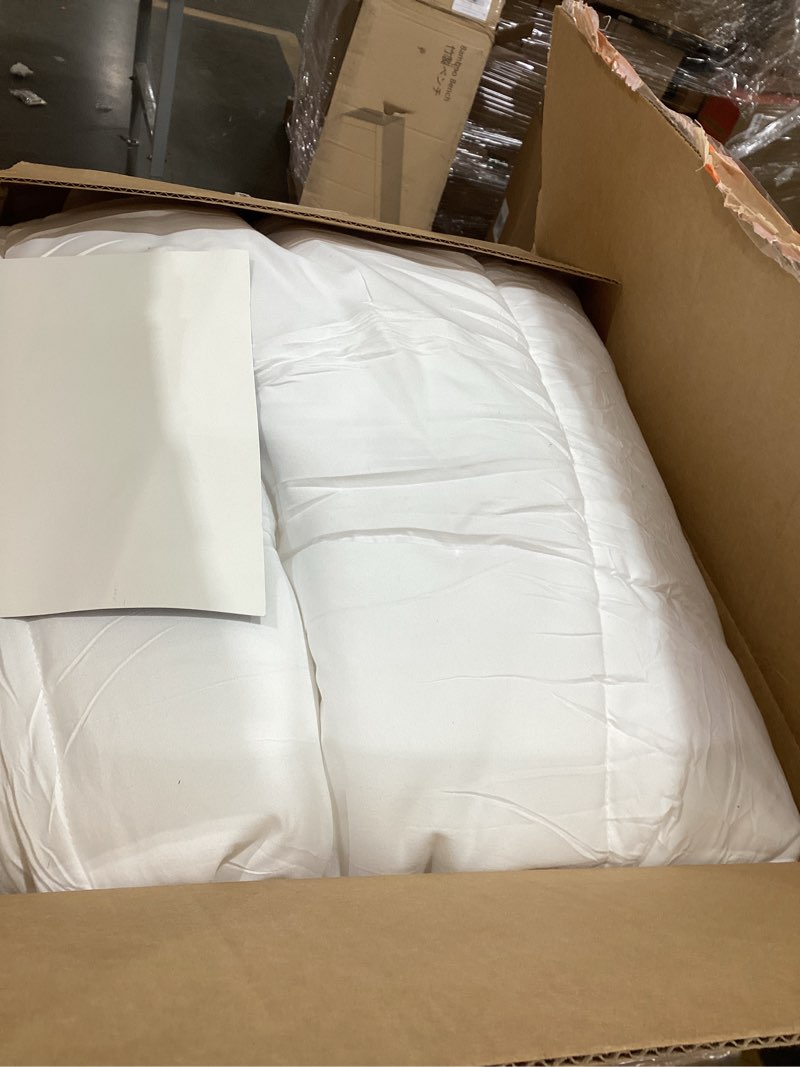 Condition photo showing Good Condition for Bedsure Comforter Duvet Insert - Quilted Comforters Queen Size, All Season Duvet, GentleSoft Down Alternative Bedding, with 8 Tabs, Gifts for Women/Men, White, Queen 88 x 88 Inches White Queen
