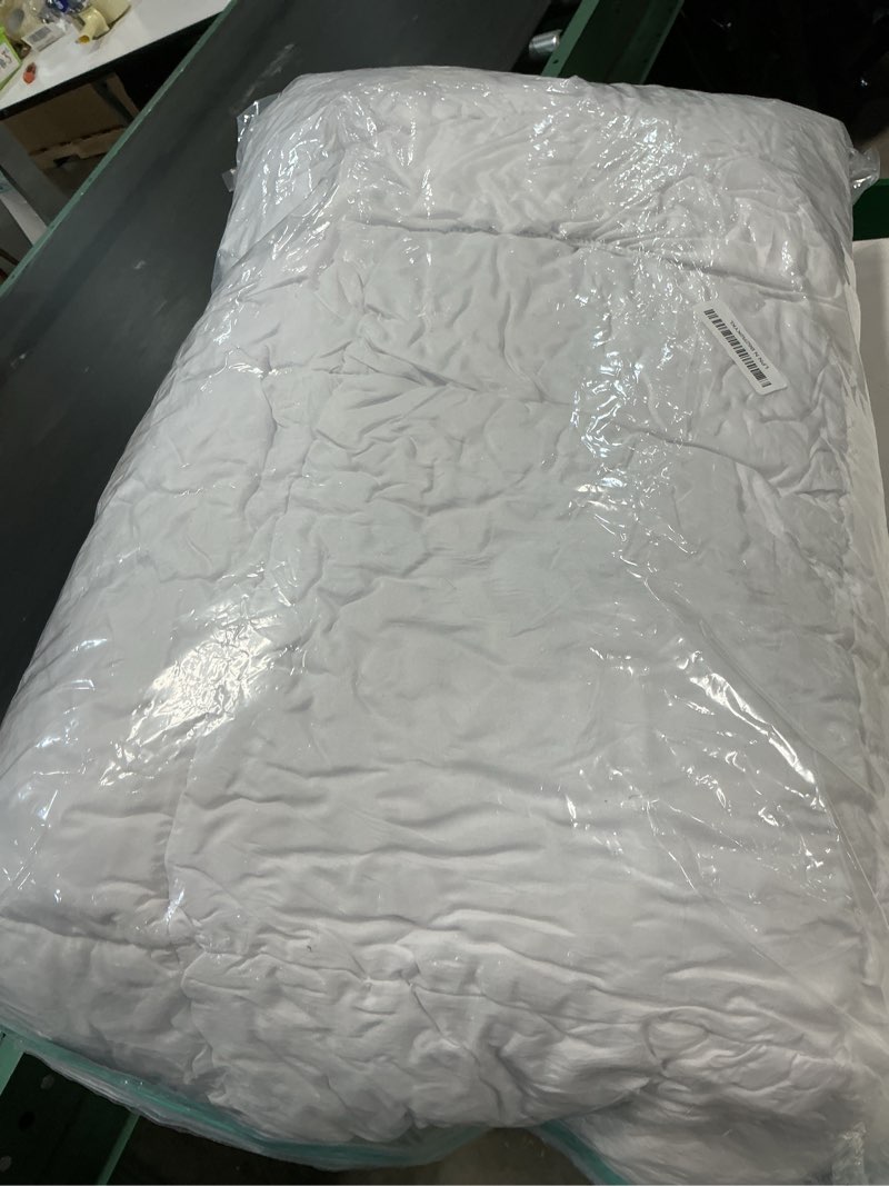 Condition photo showing Good Condition for 4 Inch Memory Foam Mattress Topper -L3 (Queen,60"x80")