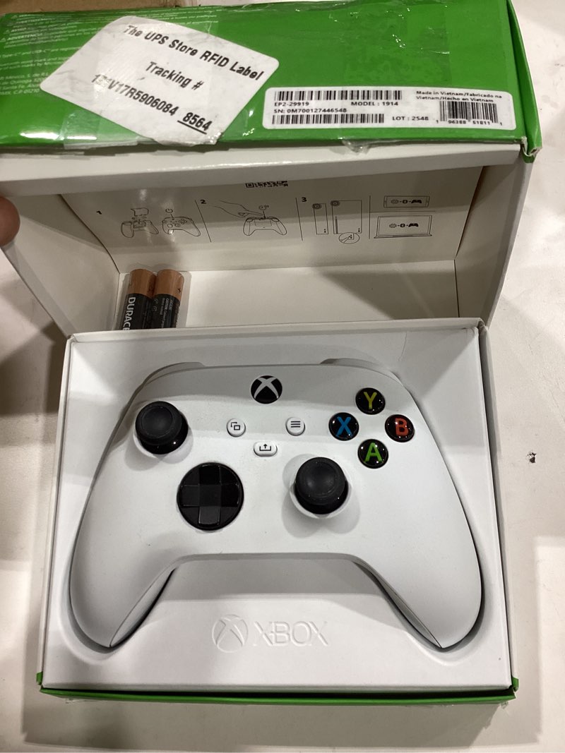 Condition photo showing Good Condition for Xbox Wireless Gaming Controller (2025) – Robot White – Play on Xbox, Windows, Android, iOS, FireTV Sticks, Smart TVs, VR Headsets
