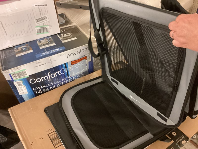 Condition photo showing Good Condition for pecute dual compartment pet carrier for multi-cat families & small dog owners, collapsible dog crate with reinforced steel frame, car safety design for travel, vet visits & home use, gray grey