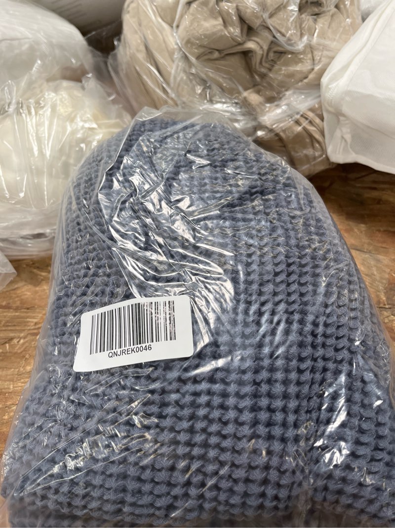 Condition photo showing Good Condition for organic waffle throw, 50x70, mineral