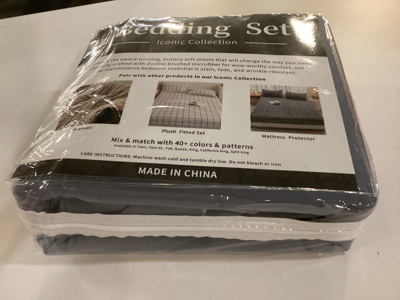 https://lotting-media.assets.bidfta.com/lotting_e484ccd7-0d13-46f8-a503-b6a40178d2e5