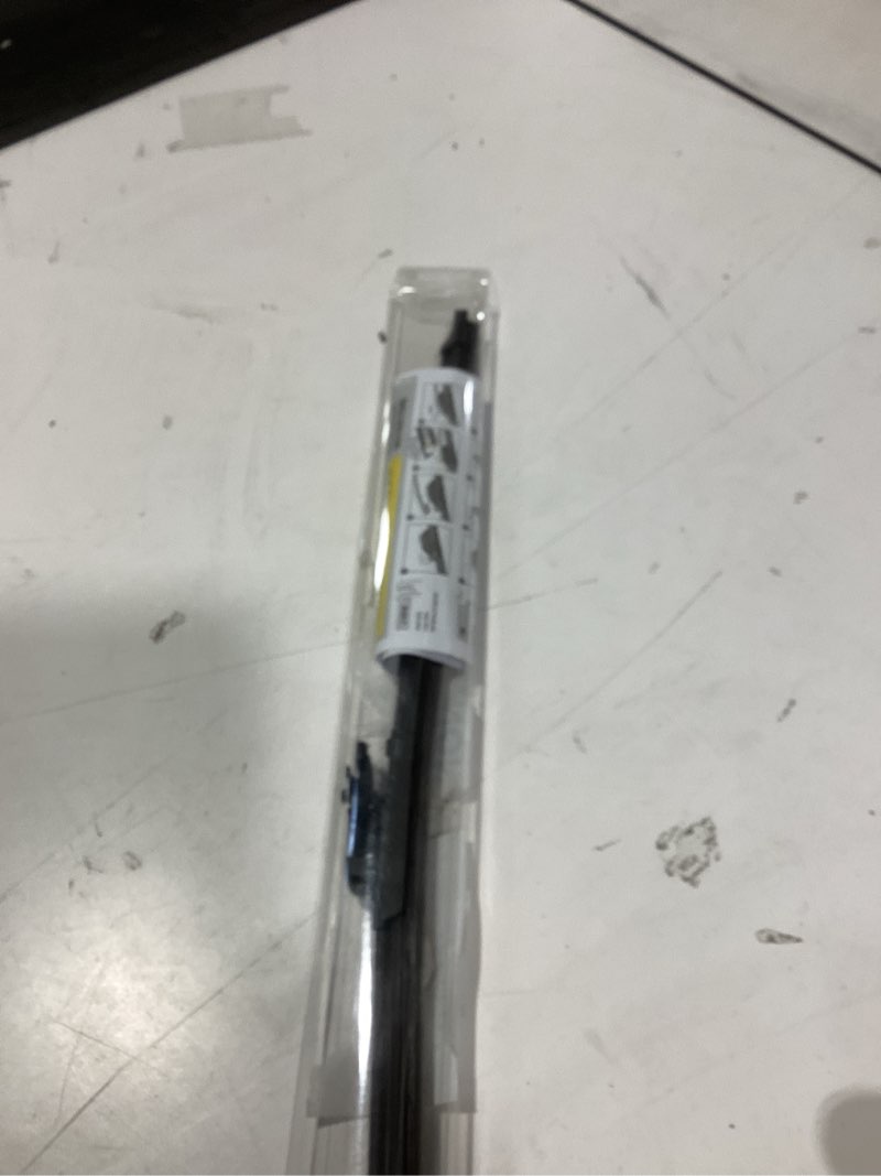 Condition photo showing New/Like New for Rain-X 830126 Silicone Endura Wiper Blades, 26 Inch Windshield Wipers (Pack of 1), Automotive Replacement Windshield Wiper Blades With Two Times Longer-Lasting Resilient Silicone Rubber Squeegee 26" Endura