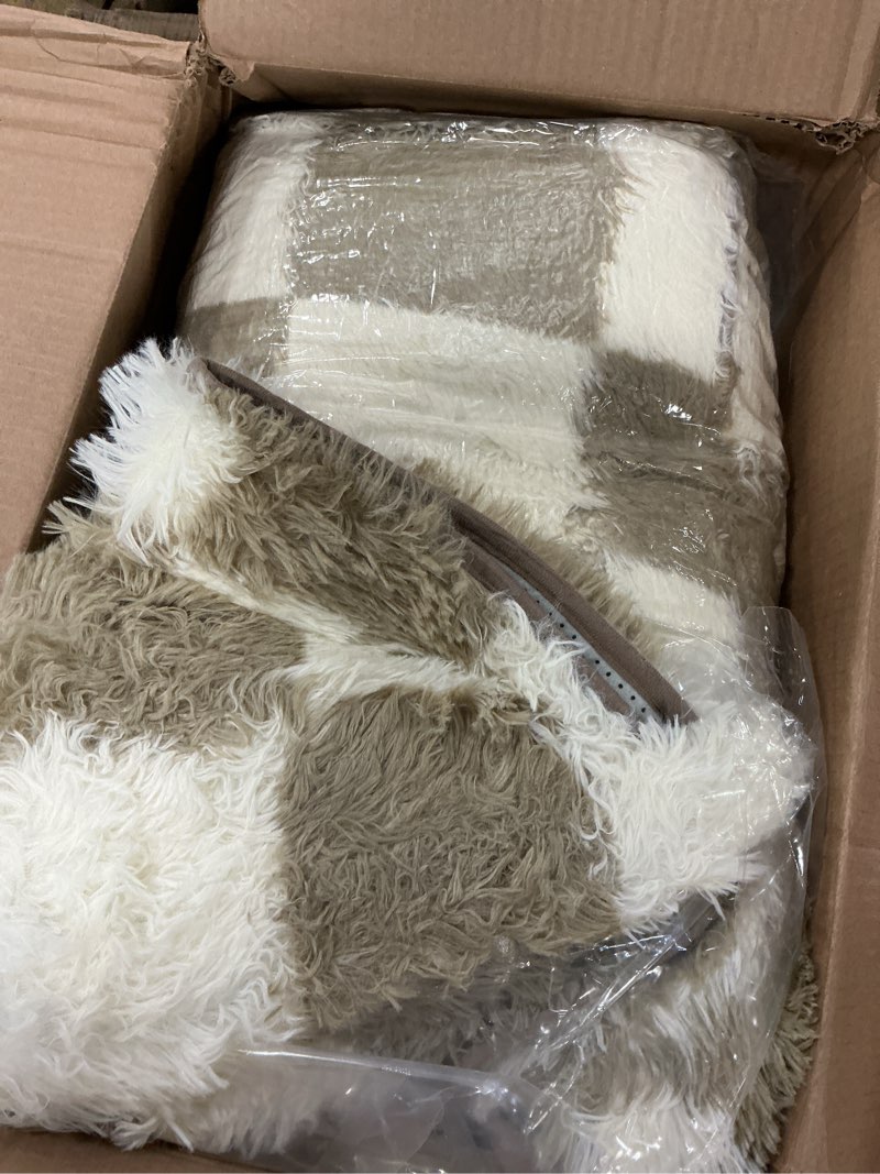 Condition photo showing Good Condition for Super Soft Rug for Bedroom, 8x10 Ft Beige and White Area Rug Classic Checkered Shaggy Anti-Skid High Pile Soft Fluffy Rug Fuzzy Carpet for Living Room Bedroom Kids Room Nursery, Dorm Home Decor Beige and White 10' x 8' (Rectangular)