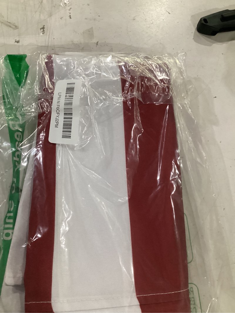 Condition photo showing Good Condition for red strips print outdoor tablecloth with umbrella hole for oval table, waterproof strip patio table cloth with zipper - 52 x 70 inches red-strips 72" x 54" (oval)