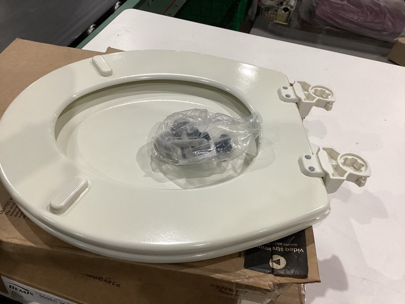 Condition photo showing Good Condition for bemis 500ec346 round closed front toilet seat with cover in biscuit