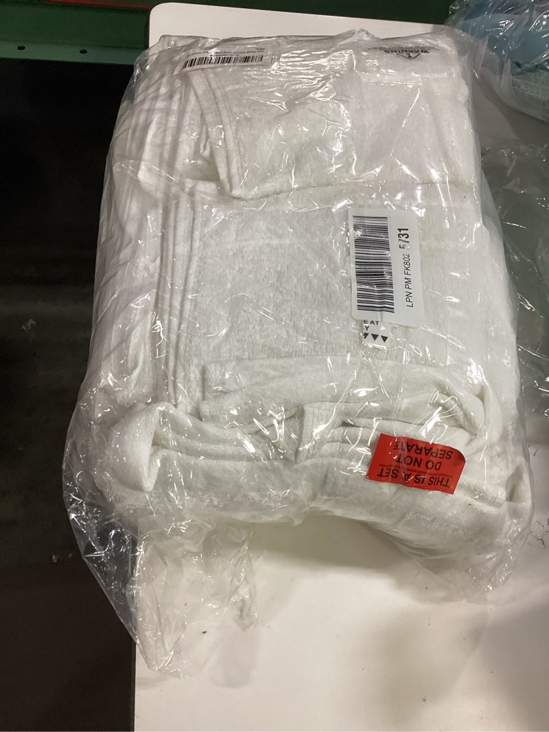 Condition photo showing Good Condition for Tens Towels Pack of 8 Towels Set, 2 Extra Large Bath, 2 Hand, 4 Washcloths, 100% Cotton, Lighter Weight, Quicker to Dry, Super Absorbent, Perfect for Bathroom, White