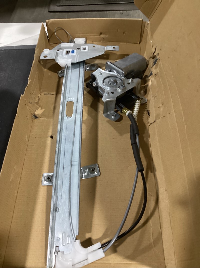Condition photo showing Good Condition for front left power window regulator with motor compatible with buick century 1997-2005 regal 1997-2004 oldsmobile intrigue 1998-2002 sedan driver side replace 741-637 10334397 10315144