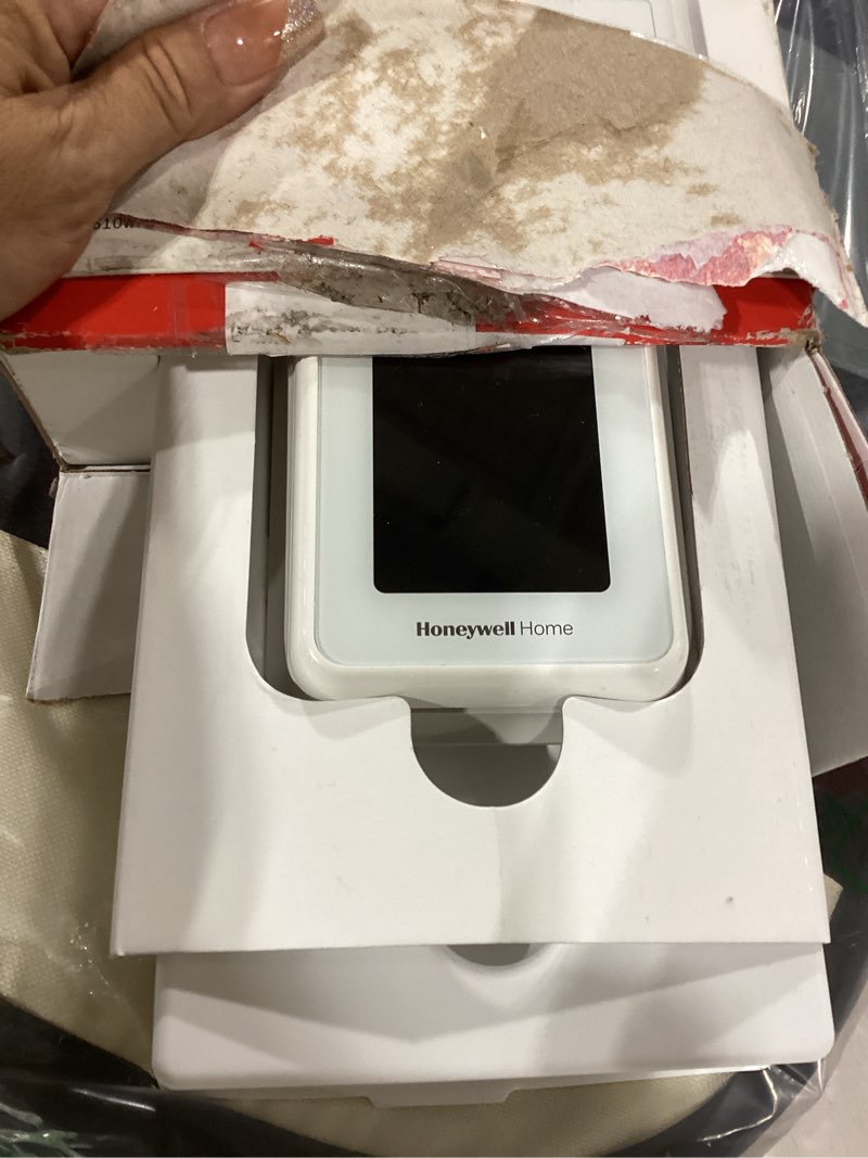 Condition photo showing Good Condition for honeywell home t9 wifi smart thermostat with 1 smart room sensor, touchscreen display, white | rcht9610wfsw2003 touchscreen display no size
