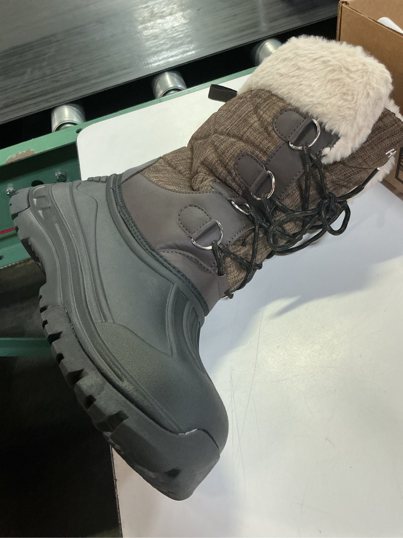 Condition photo showing Good Condition for (size 41)hobibear boots womans  snow boots waterproof fur lined. lace up rubber