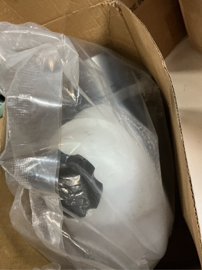 Condition photo showing New/Like New for brake master cylinder for 2005-2007 gmc sierra 1500 for 2005-2006 chevy silverado 1500 m630325 133193 15183822