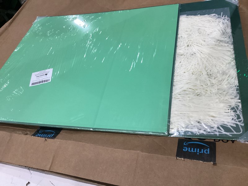 Condition photo showing Good Condition for uoering 1 extra large green gift box 20x16x7 inch luxury gift box for presents with magnetic closure lid collapsible,birthday,christmas,contains card, ribbon,tissue paper,shredded paper filler 20x16x7 inch-green-pack of 1