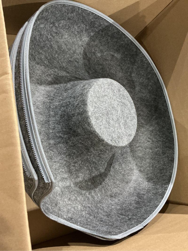 Condition photo showing Good Condition for light grey small cat/pet tunnel donut bed,indoor kittens cave house flexible zipper detachable design with size of 50cm x 50cm x 20cm - for small,kittens, rabbits and puppies