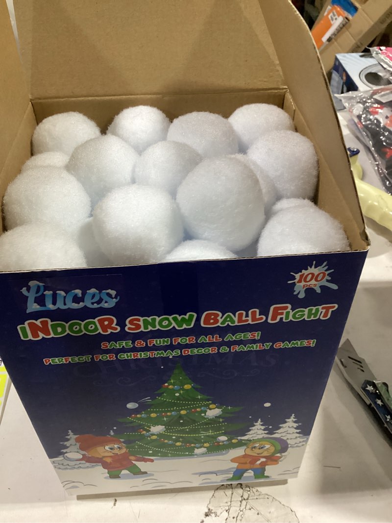 Condition photo showing New/Like New for Luces 100 PCS Fake Snow Balls, Plush Indoor Snow Ball Fight Set, Soft Winter Game Balls for Outdoor Indoor, Christmas Tree Decorations DIY Accessories Parent-Child Interaction