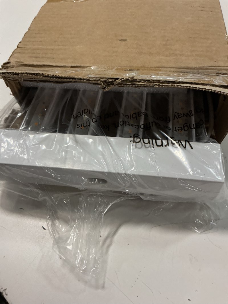 Condition photo showing New/Like New for barrina tx-l84 4ft led grow light, 84w, 4 led panels wider coverage, full spectrum with 730nm ir leds, high ppfd, linkable, hanging for plant lights indoor, greenhouse, vegetable, seeding, 1 pack 3000k+6500k+660nm 4ft-1 pack
