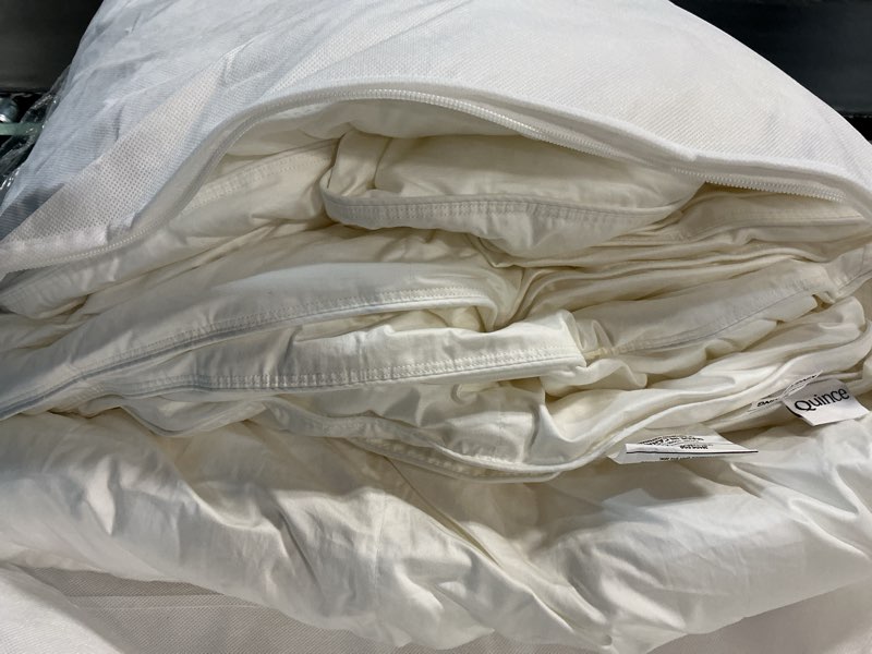 Condition photo showing Good Condition for premium down alternative comforter, king/cal king, white