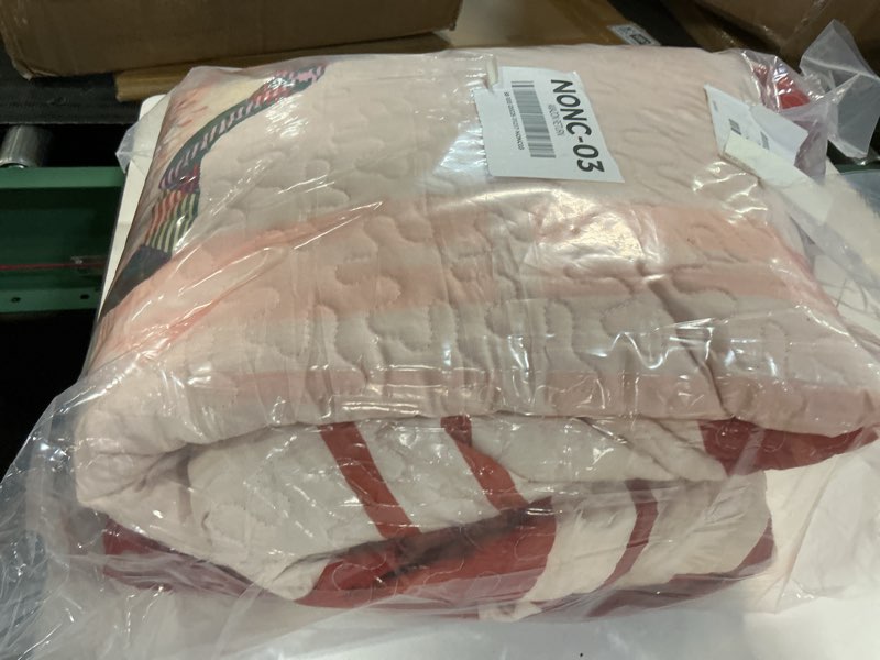 Condition photo showing Good Condition for Cmfshape Christmas Bedspread King Size,Red Lightweight Quilt Set 3Pcs,Christmas Floral Pattern Bedding,Reversible Coverlet for All Season,Home Decoration for New Year(Red,King106 x96) Red&beige King 106"x96"