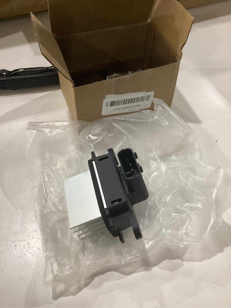 Condition photo showing New/Like New for HVAC Fan Blower Motor Resistor Fits Ford Escape Explorer Expedition F-250 F-350 F-450 F-550 Taurus Lincoln Mercury Replace YH-1827 9L34-19E624-AC 9L3Z19E624B 5F9Z19E624AA