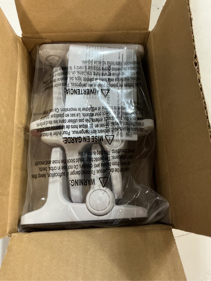 Condition photo showing New/Like New for safety 1st outsmart white lever door lock 4-pack