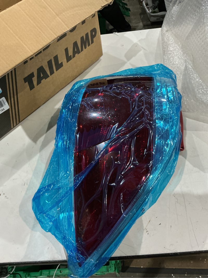 Condition photo showing Good Condition for huray right tail light for toyota highlander 2011-2013 passenger side halogen taillight lamp assembly replacement for to2801185 815500e070 rh(passenger side)
