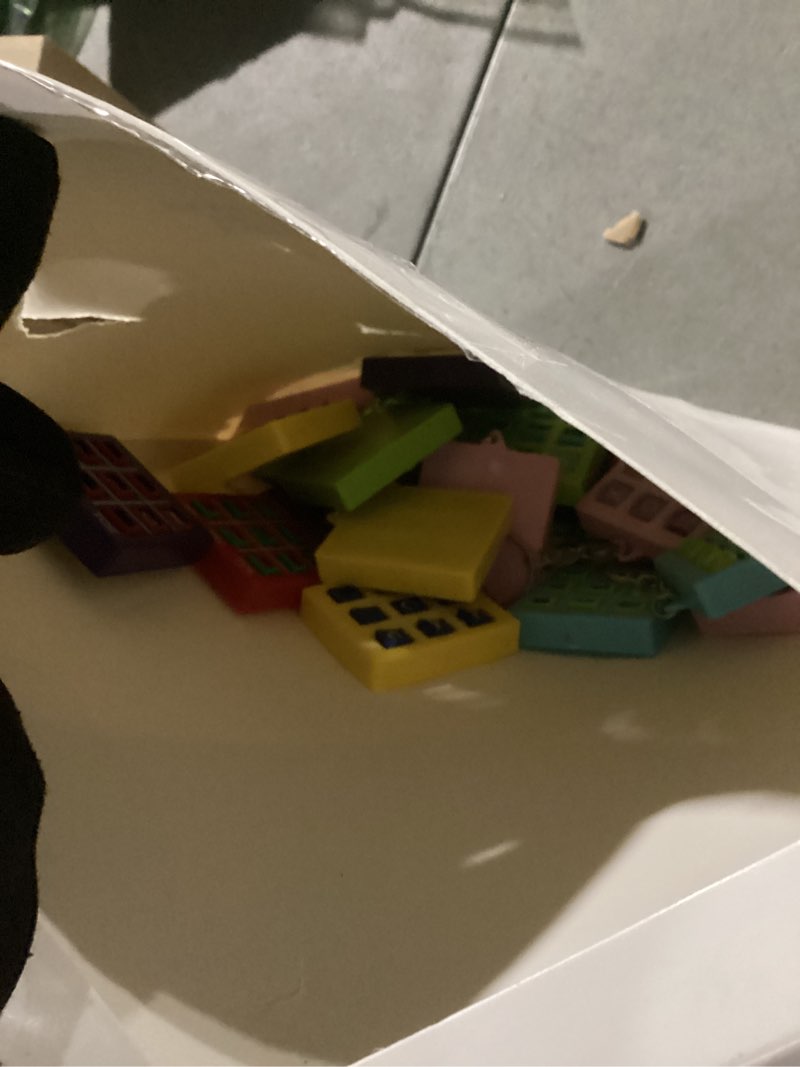 Condition photo showing As Is for Zomiboo 24 Pcs Tic Tac Toe Game Valentines Party Favor Birthday Goodie Bag Stuffer Keychains Bulk for Kids 8-12 Classroom Prize Treasure Chest Carnival Prize Box Exchange Gift for Girl Boy (6 Color) 24 6 Color