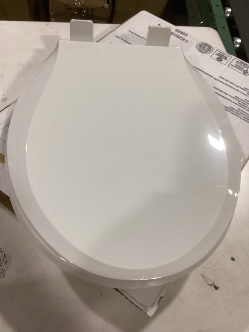 Condition photo showing Good Condition for KOHLER 4639-RL-0 Cachet ReadyLatch Round Toilet Seat Soft Close, White White Round Ready Latch