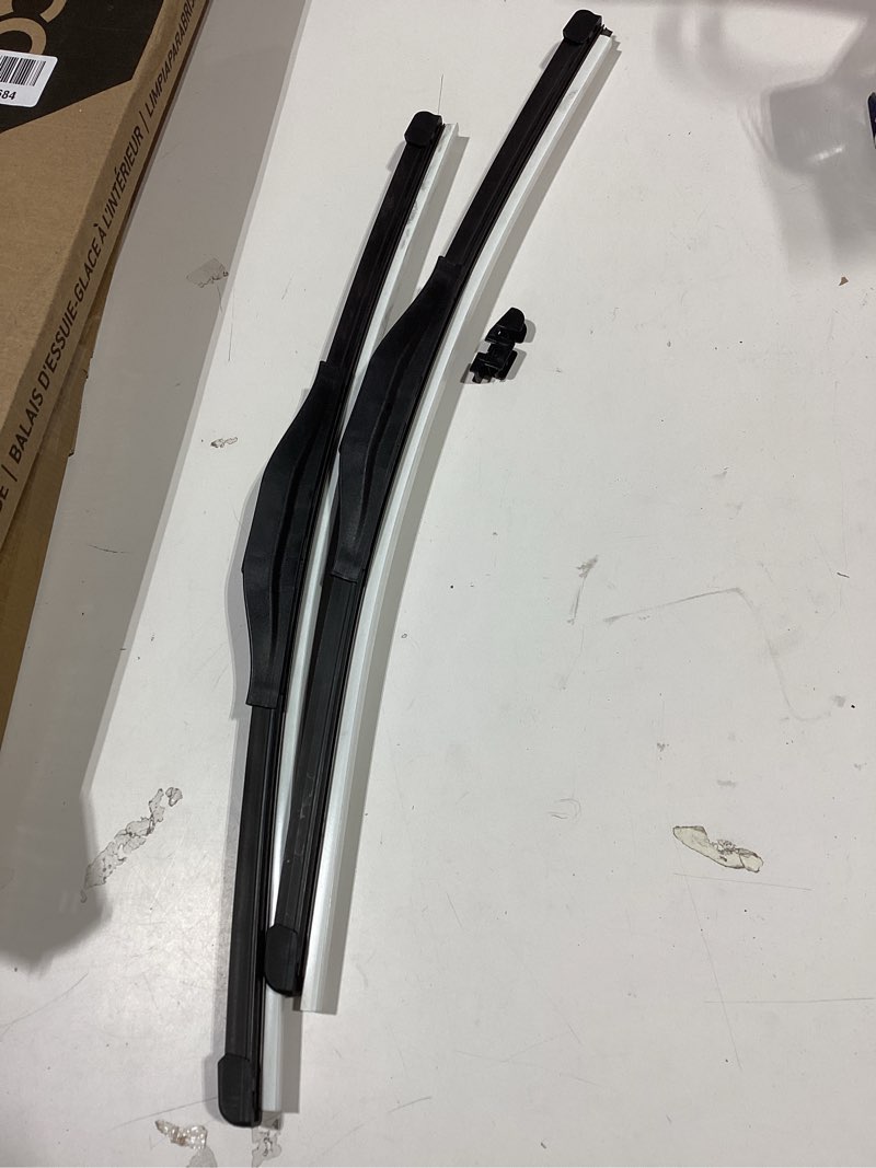 Condition photo showing As Is for k&n edge wiper blades (twin pack) 28"/17"