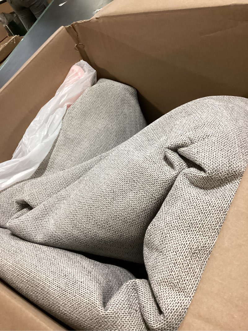 Condition photo showing Good Condition for GarveeHome Scalloped Bow Rug for Living Room, Solid Blue Rug for Dorm, Washable Rugs 8x10 Soft Low Pile Non Slip Scalloped Rugs for Nursery College Bedroom Decor Kids Room Playroom Blue 8' x 10' (Rectangular)