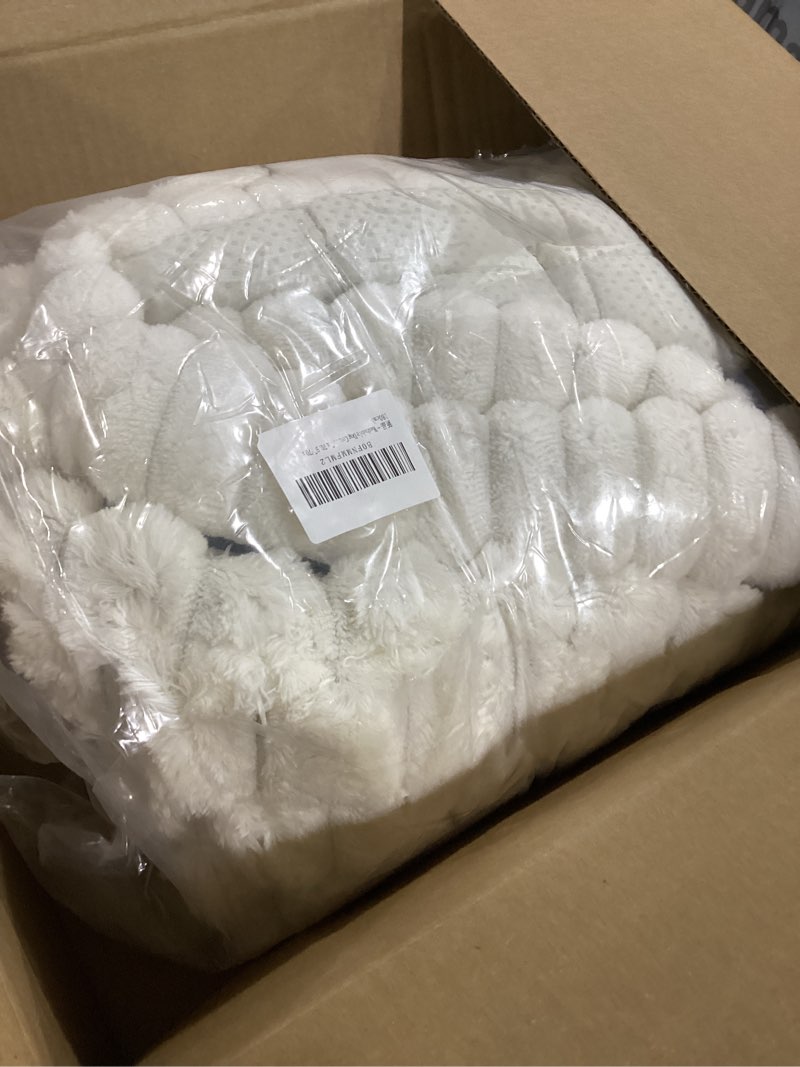 Condition photo showing Good Condition for Couch Cover for Dogs Washable,Non Slip Fuzzy Durable Couch Covers for 3 Cushion Sofa Pet Friendly Sofa Cover Dog Thick Soft Slipcovers Protector Couches Mat Bed (Beige, 27.6" x 70.9"/70 x 180cm) Beige 27.6" x 70.9"/70 x 180cm