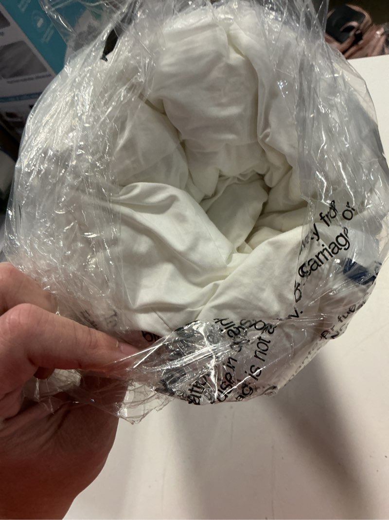 Condition photo showing New/Like New for casper sleep original pillow, standard size – medium soft feel, down-alternative fill, supports side, back & stomach sleepers, neck pain relief, machine washable standard single pack