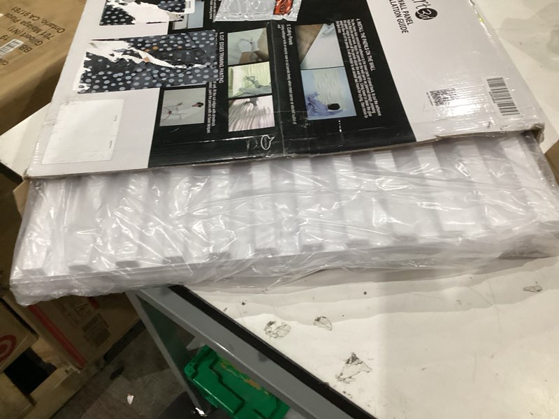 Condition photo showing Good Condition for art3d slat wall panel, 3d fluted textured panel 12-tile 19.7 x 19.7in. - white 19.7 x 19.7in. square - white 12
