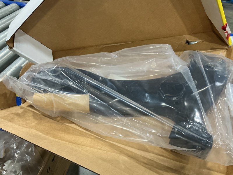 Condition photo showing New/Like New for moog rk641288 suspension control arm front right lower