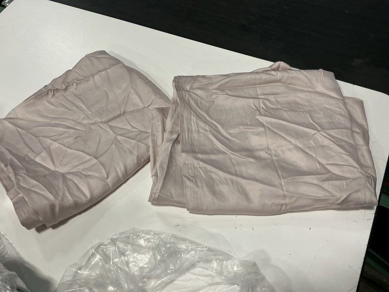 Condition photo showing Good Condition for bamboo pillowcase set, standard, soft blush
